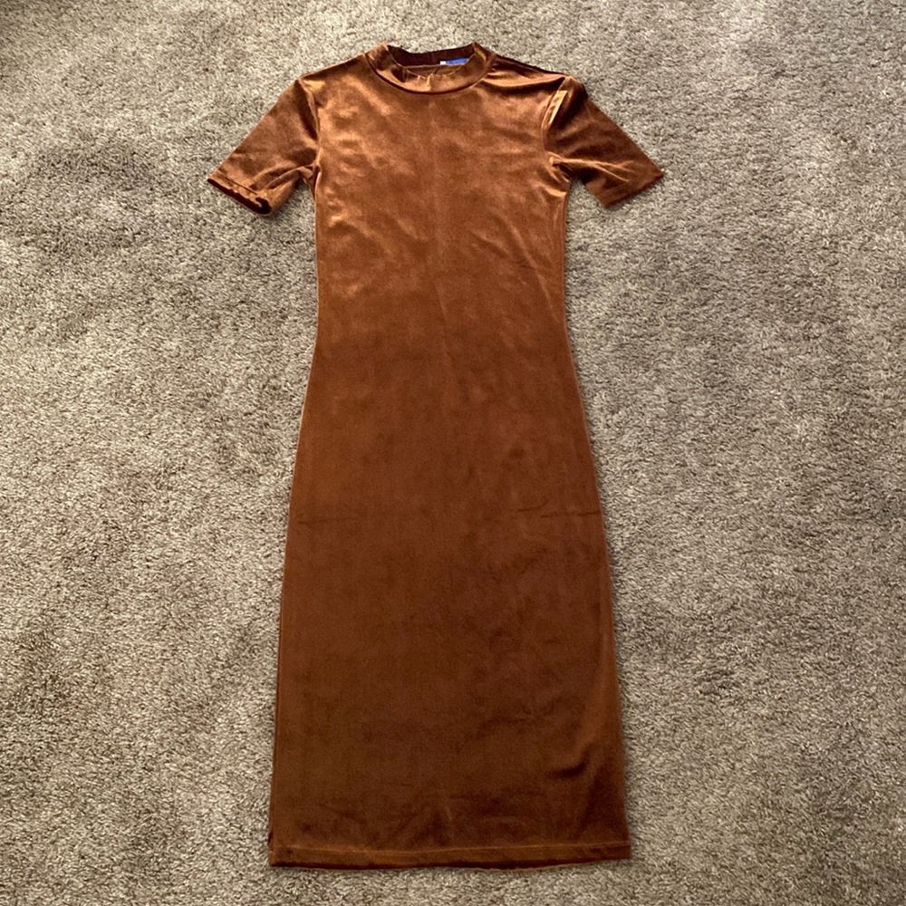 Zara | NWOT Brown Velvet Simple Midi Dress
